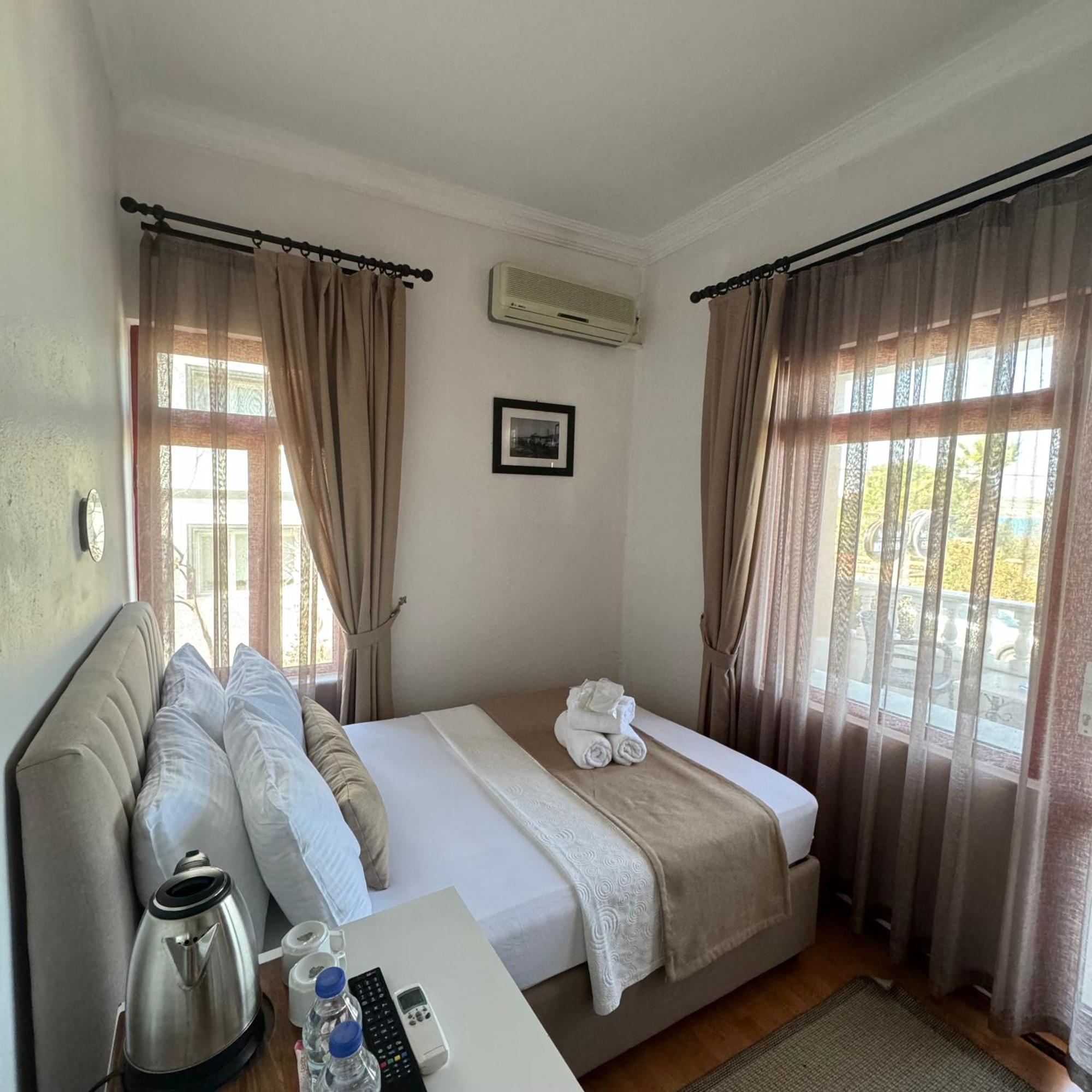 Soezer Otel Ayvalik Exterior photo